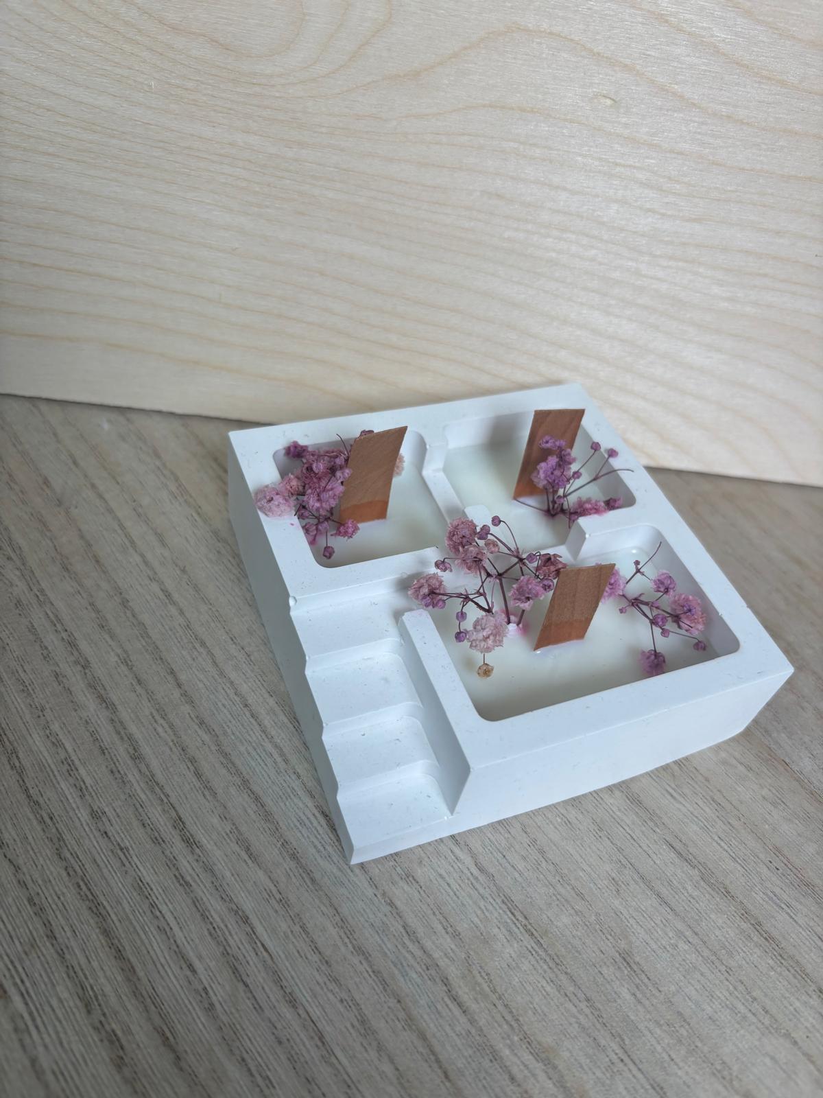 Giardino Zen con Ornamenti Floreali -