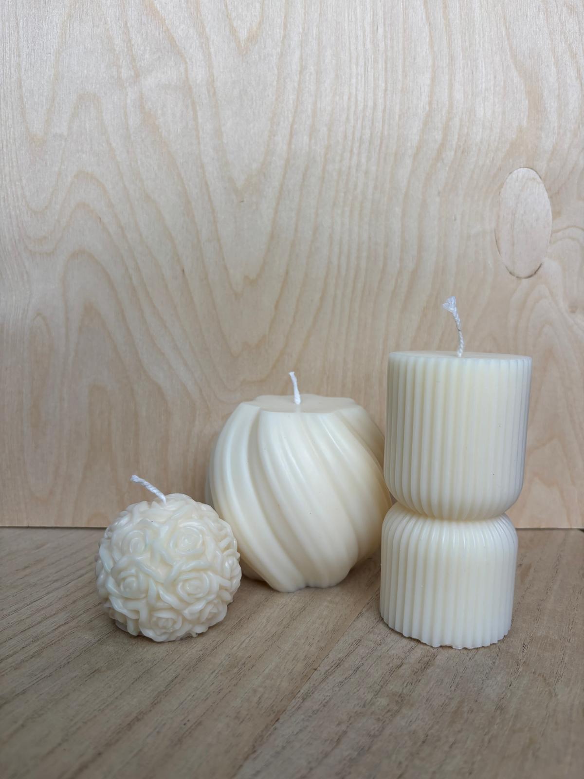 Candela decorativa in cera bianca a forma di spirale - Scegli la Tua Grandezza Preferita